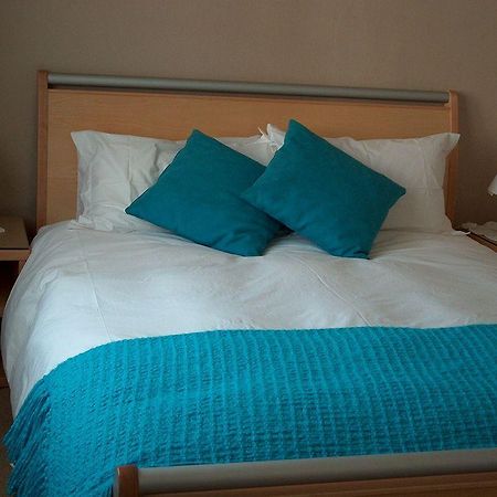 Liongate Bed And Breakfast Идънвейл Екстериор снимка