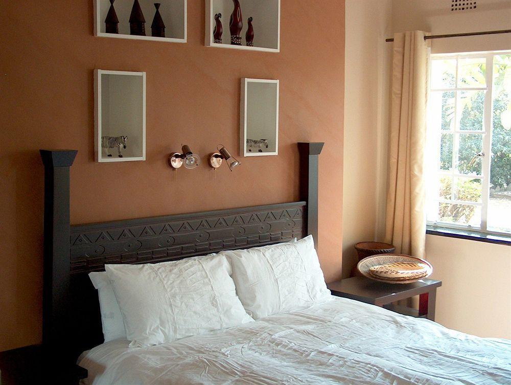 Liongate Bed And Breakfast Идънвейл Екстериор снимка