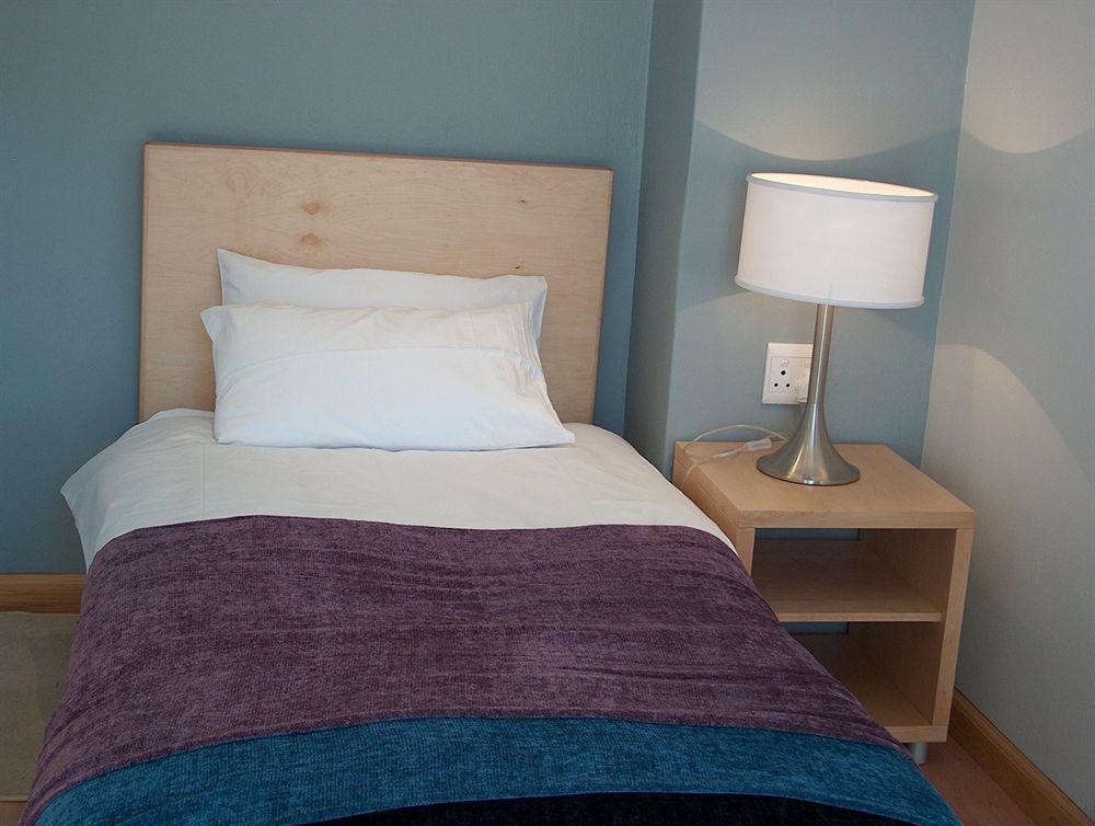 Liongate Bed And Breakfast Идънвейл Екстериор снимка