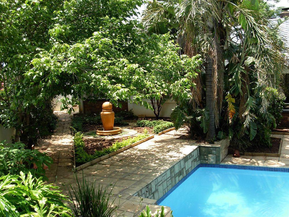 Liongate Bed And Breakfast Идънвейл Екстериор снимка